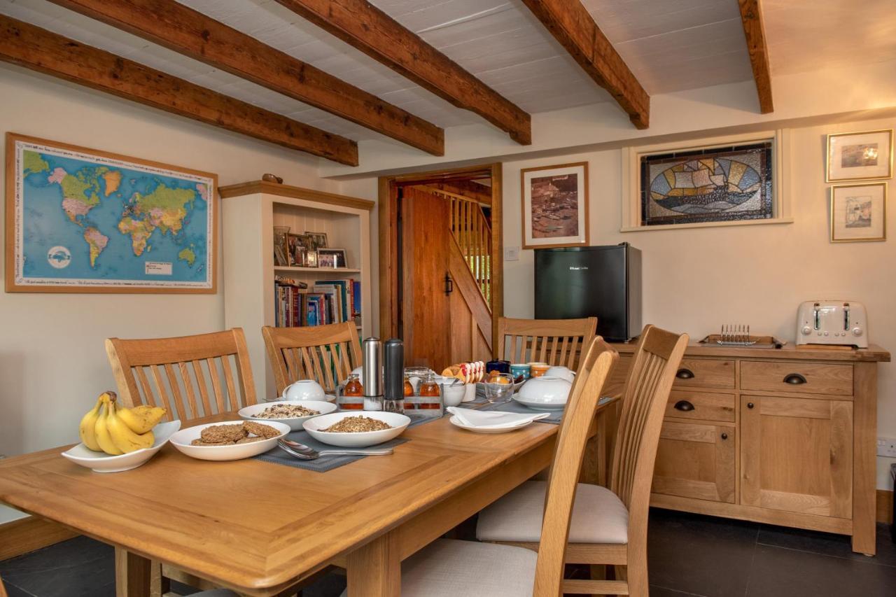 The White Cottage B&B Saint Teath Экстерьер фото