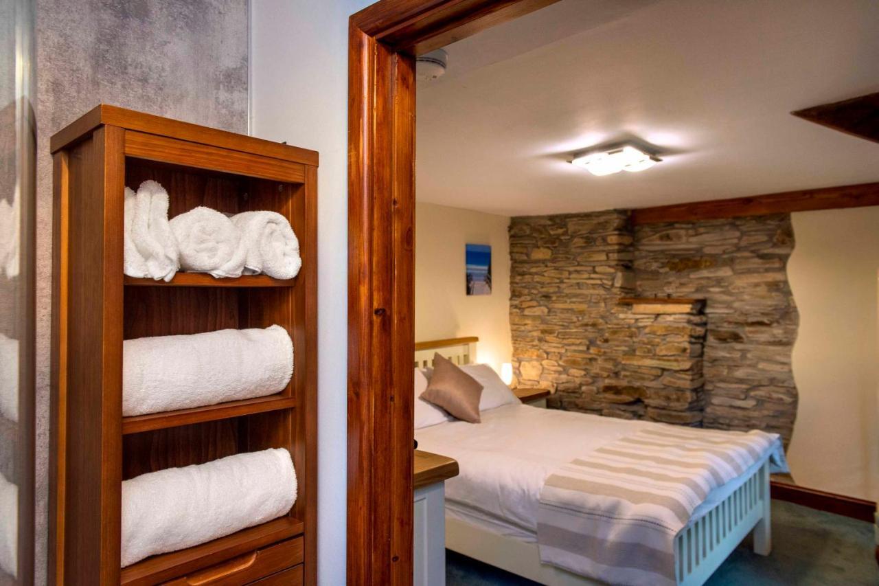 The White Cottage B&B Saint Teath Экстерьер фото